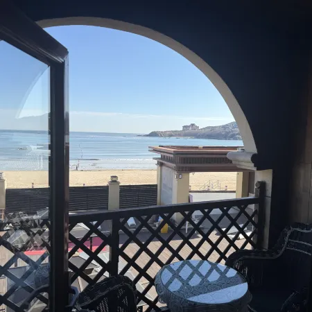 Moon Bay Holiday Hotel