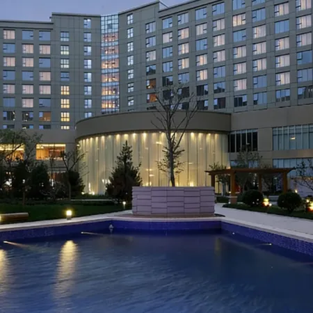Tianjin Binhai Shengguang Crown International Hotel