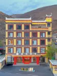 Yunshang Zangjia Hotel (Daofu Medicinal Clay Sculpture Art Museum)