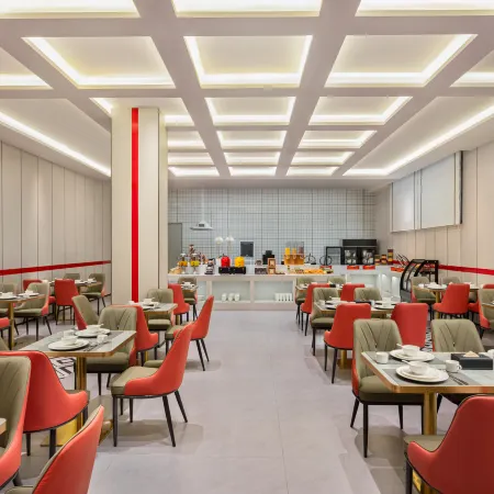 Kunming South Station Ramada Encore Hotel