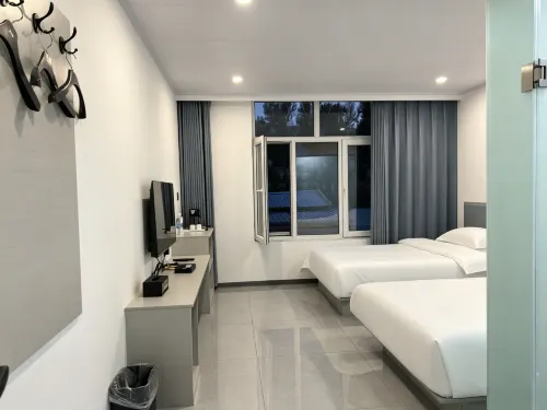 Jianshanyuan Homestay (Barkol Ancient City)