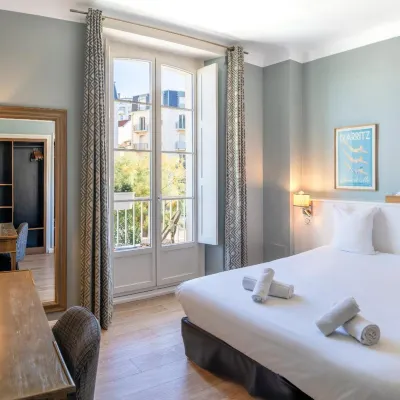 Hôtel de l'Océan et restaurant - Cœur de ville Hotels near Rocher de la Vierge
