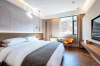 North Latitude27° Hotel - Parkplatz