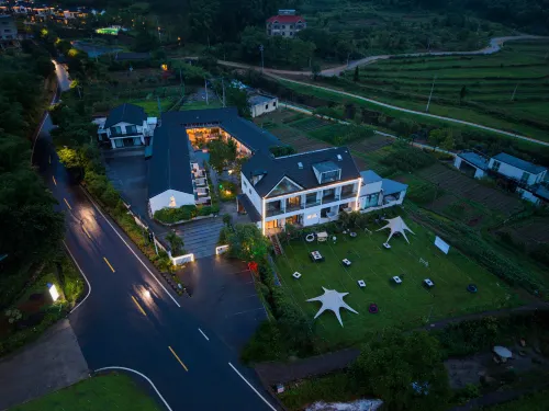 Anji Mo Yunyou Qianmo Resort Hotel - بار