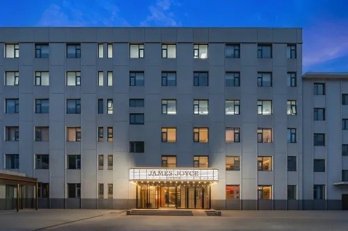 James Joyce Coffetel Hotel (Beijing Zhongguancun Dazhongsi Subway Station) - Cheap