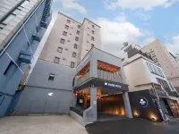 Hound Hotel Sungshin Women's University Branch Отели рядом с достопримечательностью «Храм Кванымса»