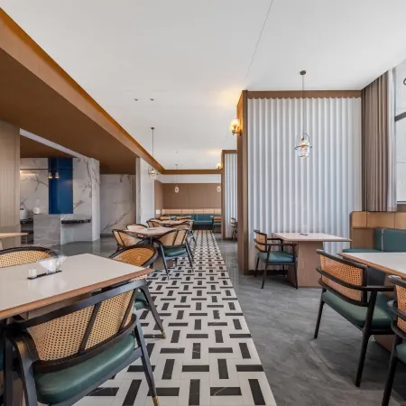 Ezhou Days Select Wyndham Hotel (Gedian South Station)