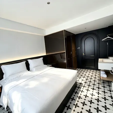 Yalan Guanyue Design Hotel