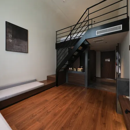 Mid-levels Hot Spring Home