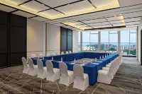 Four Points by Sheraton Guiyang Guanshanhu - Business