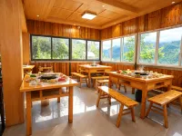 Taxun Boutique Scenic Homestay (Siguniang Mountain Scenic Area) - balkon