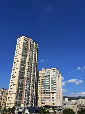 Shishan Yingxiang Hotel - parking