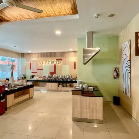 Alltrue Lite Hotel Nagoya Hill Batam