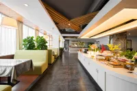 Jiajie Boutique Hotel (Haikou East High-speed Railway Station) - Romantic