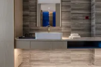 Yantai TONG PAI Hotel（Yantai Station Chaoyang Street Branch)
