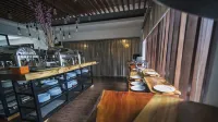 Lot 10 Boutique Hotel - 朝食