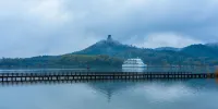 Peninsula Hotel Pingtian - Bergblick