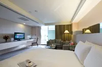 CHECK inn SELECT Taichung Dadun Hotel dekat Jingming Commercial Area