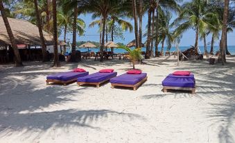 Palm Beach Bungalow Resort