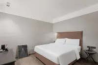 Milu Holiday Hotel (Dujiangyan Irrigation Project Scenic Spot) Hotels near Ancient Town of Guan County