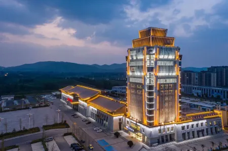 Xi'an Hotel (Weinan Bus Station) Отели рядом с достопримечательностью «Yinan Hanmu Museum»