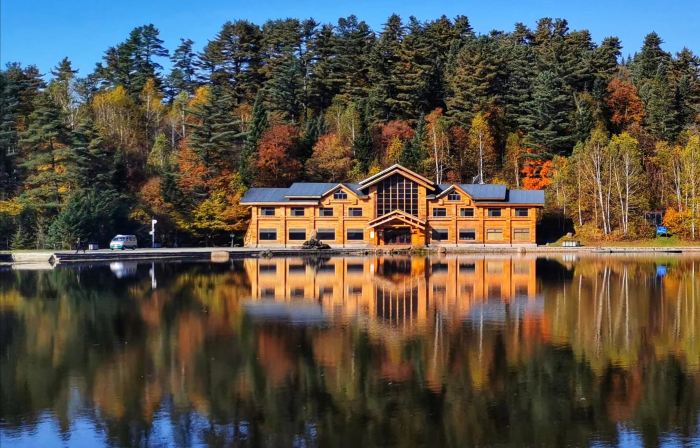 Wuying Town Forest Park Lakeside Homestay