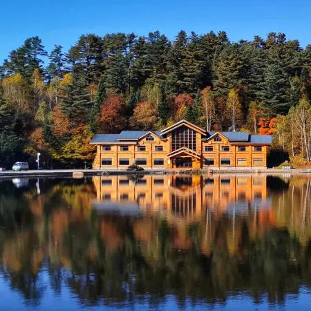 Wuying Town Forest Park Lakeside Homestay