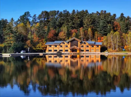 Wuying Town Forest Park Lakeside Homestay