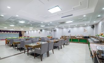 Vienna Hotel (Dongguan Tangxia Binfen Square)