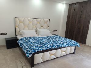 Mintstar Apartment and Suites, East of Kailash