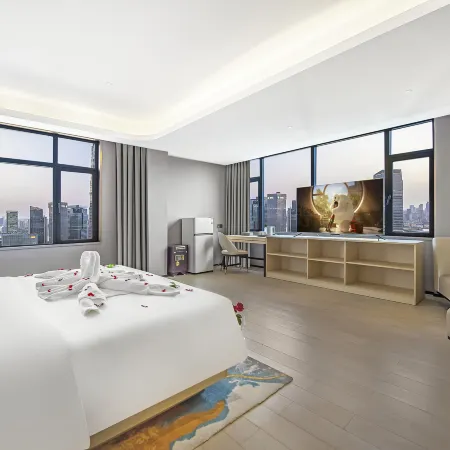 Fuyang Jia Centennial Hotel (Shenlong Branch)