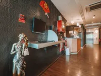 The Noble Hotel Hoteles cerca de Embalse MacRitchie