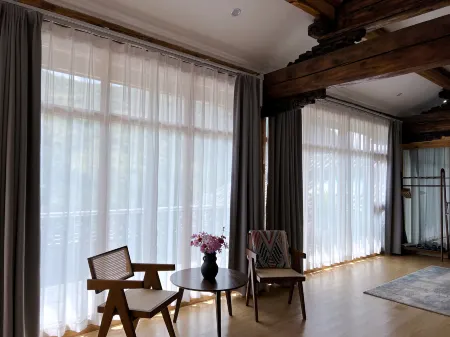 Nuodeng Banshan Courtyard Chinese Inn Отели в г. Юньлун