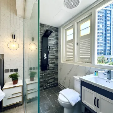 Kam Leng Hotel Hotels near Seletar Airport