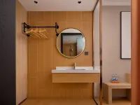Yagu Landis Hotel (Foshan Creative Industry Park Wangfujing Ziweigang Branch) Hotels near Ancient Nanfeng Kiln