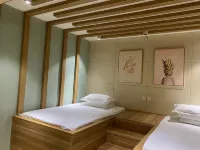 Wulanhot Yishu Woju Hostel