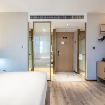 Skyscraper Hotel (Huangyan Jiufeng Park)