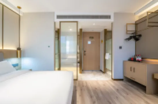 Skyscraper Hotel (Huangyan Jiufeng Park)