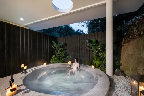 Only this fairyland, riverside sojourn designer art villa mountain lodging