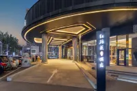 Beijing Hongqiqu Jinglong Hotel Hotels in Yongdingmen and South Railway Station Area