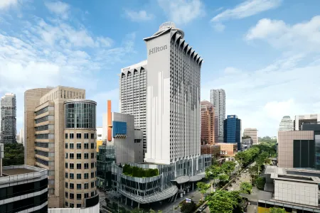 Hilton Singapore Orchard Отели рядом с достопримечательностью «Block 18 HDB Dover Crescent»