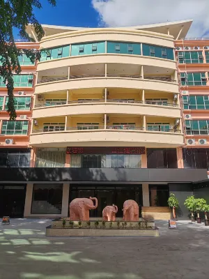Changjiang Shilu Hongjiayu Yingbin Hotel