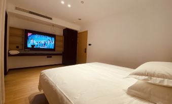 Xingji Scenic Homestay (Deqing West Station)