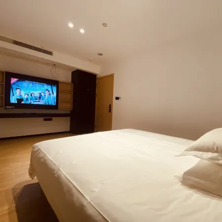 Xingji Scenic Homestay (Deqing West Station)