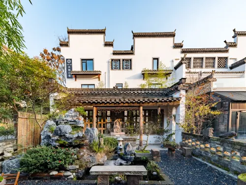 Floral Lux Hotel Huangshan Grand Travel Lodge - สระว่ายน้ำแบบอินฟินิตี้