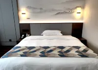Taihe Jinghu Hotel Hotels in Taihe