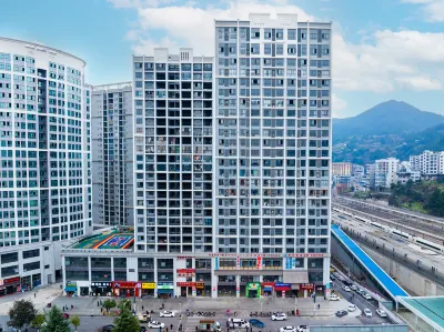 Yinfeng Hotel (Tongren High-speed Railway Station)