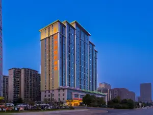 Vienna International Hotel (Xinwuzhong, Dengcheng Avenue, Xiangyang)