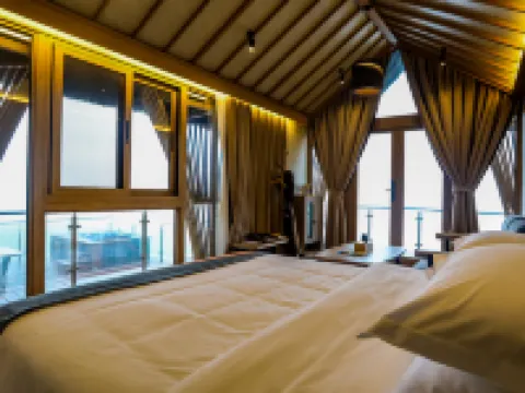 Shen Mushan · Yunduoli Homestay Hotels in Muchuan