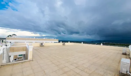 Lingganay Boracay Hotel Resort